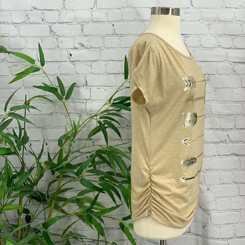 🎉SJS Taupe Colored Tee w/ Boho Metallic Arrows - Picture 2 of 6